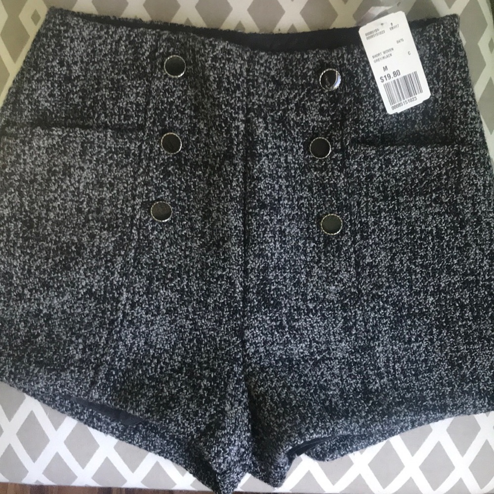 Short - Picture 4 of 5